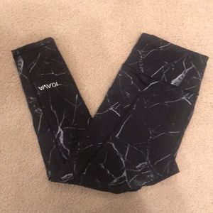 kiava marble leggings